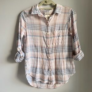 American Eagle Blue and Pink Button Down